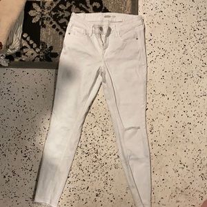 White denim jeans